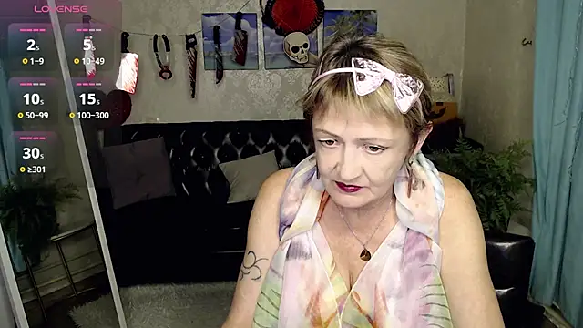 SexyGrandma  online show from 10-31-25, 04:03