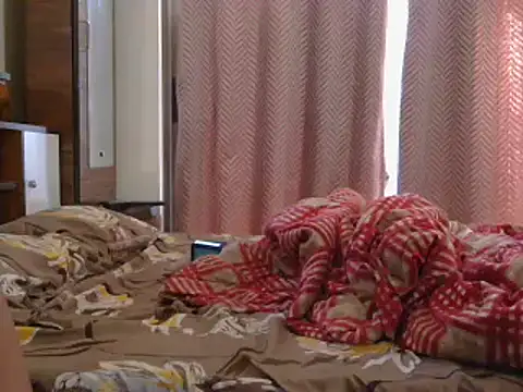 Snapshot of Cutie_Pie1p chatting on 02-16-25, 09:04 Cutie Pie1p online show from 02-16-25, 09:04