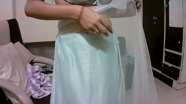 Snapshot of kajal__bhabhi_ chatting on 05-11-26, 04:04 kajal bhabhi online show from 05-11-26, 04:04