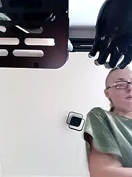 Astrid-Gilbert online show from 02-03-25, 03:17