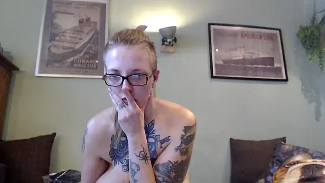 Astrid-Gilbert online show from 03-07-25, 10:43