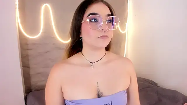 Snapshot of Shanntal_ chatting on 02-10-26, 07:35 Shanntal online show from 02-10-26, 07:35