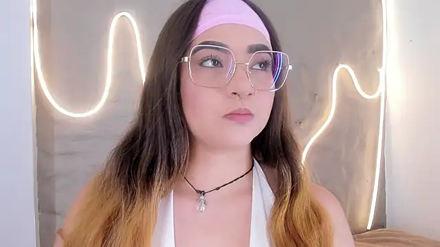 Shanntal  online show from 03-20-26, 07:59