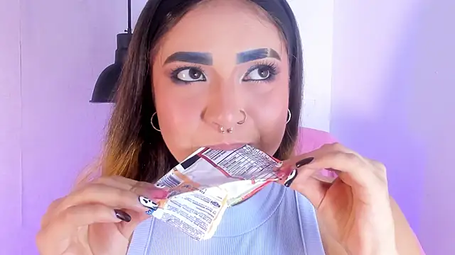 Shanntal  online show from 11-04-25, 07:50