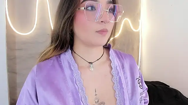 Snapshot of Shanntal_ chatting on 02-19-26, 07:44 Shanntal online show from 02-19-26, 07:44