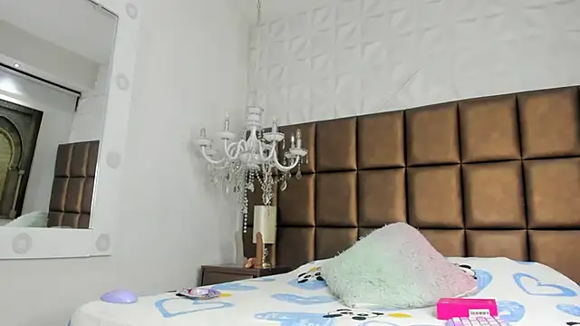 zoe taylorr1 online show from 10-02-25, 04:16