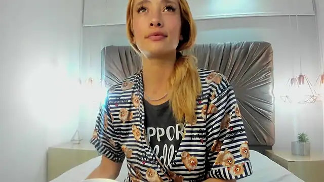 zoe taylorr1 online show from 02-25-25, 07:31