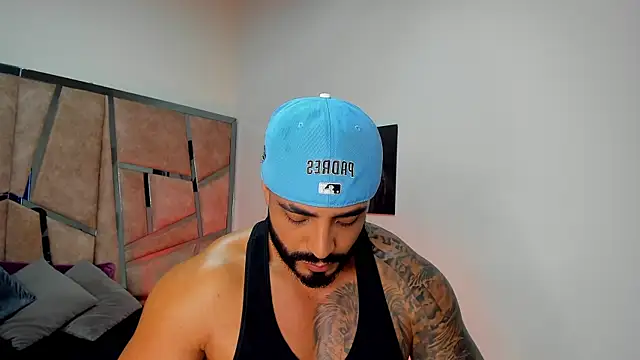 Snapshot of LeandroRusso chatting on 03-06-25, 08:48 LeandroRusso online show from 03-06-25, 08:48