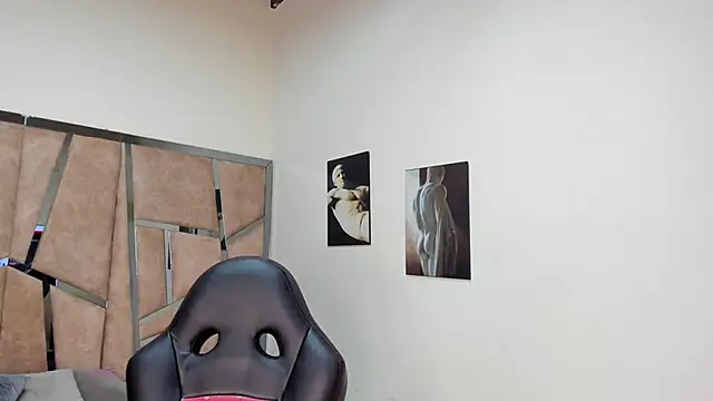 Snapshot of LeandroRusso chatting on 02-27-25, 08:20 LeandroRusso online show from 02-27-25, 08:20