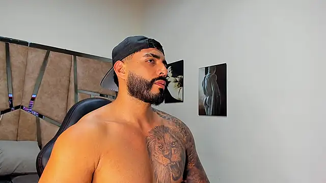 Snapshot of LeandroRusso chatting on 03-03-25, 12:01 LeandroRusso online show from 03-03-25, 12:01