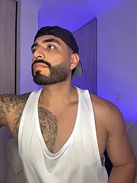 Snapshot of LeandroRusso chatting on 10-09-25, 02:45 LeandroRusso online show from 10-09-25, 02:45