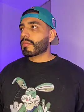 Snapshot of LeandroRusso chatting on 09-27-25, 04:07 LeandroRusso online show from 09-27-25, 04:07