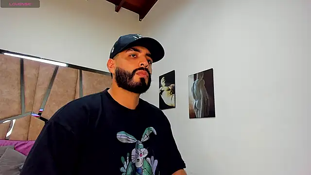 Snapshot of LeandroRusso chatting on 03-08-25, 09:51 LeandroRusso online show from 03-08-25, 09:51