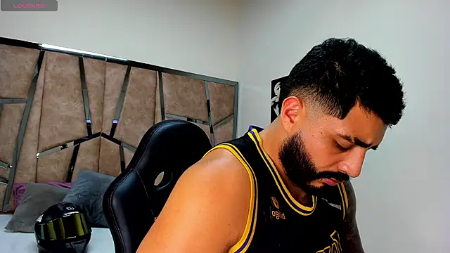 Snapshot of LeandroRusso chatting on 03-12-25, 03:57 LeandroRusso online show from 03-12-25, 03:57