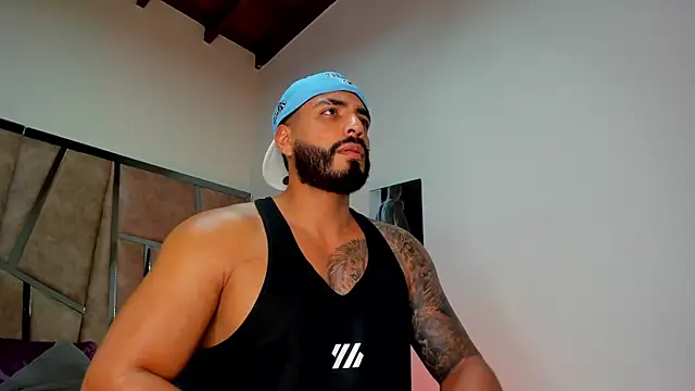 Snapshot of LeandroRusso chatting on 03-07-25, 12:48 LeandroRusso online show from 03-07-25, 12:48