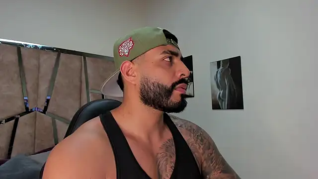 Snapshot of LeandroRusso chatting on 02-23-25, 09:37 LeandroRusso online show from 02-23-25, 09:37