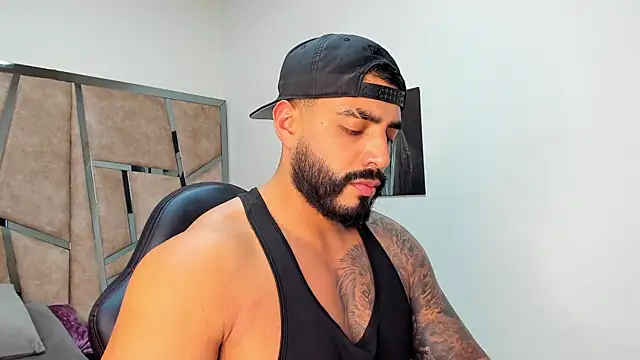 Snapshot of LeandroRusso chatting on 03-02-25, 08:57 LeandroRusso online show from 03-02-25, 08:57