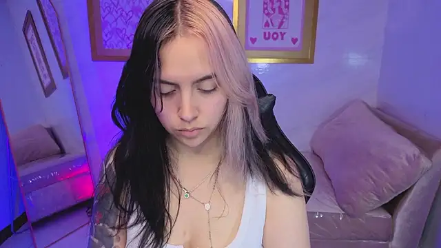 Hela v online show from 01-08-26, 08:04