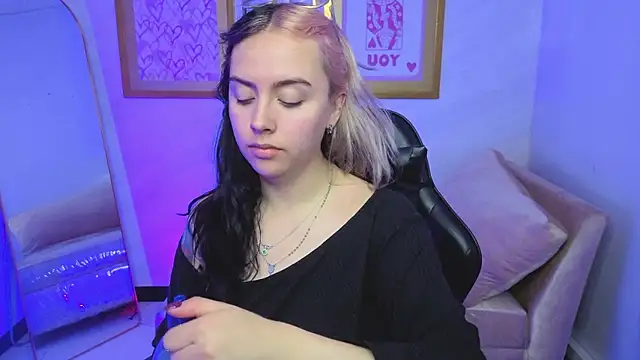 Hela v online show from 01-09-26, 08:05