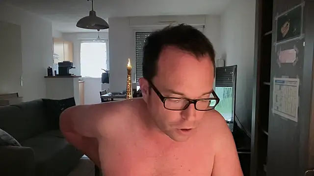 Snapshot of Funnyjul31 chatting on 04-24-26, 06:21 Funnyjul31 online show from 04-24-26, 06:21