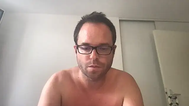 Snapshot of Funnyjul31 chatting on 06-30-26, 06:08 Funnyjul31 online show from 06-30-26, 06:08