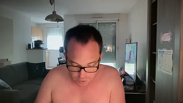 Snapshot of Funnyjul31 chatting on 04-29-26, 04:44 Funnyjul31 online show from 04-29-26, 04:44