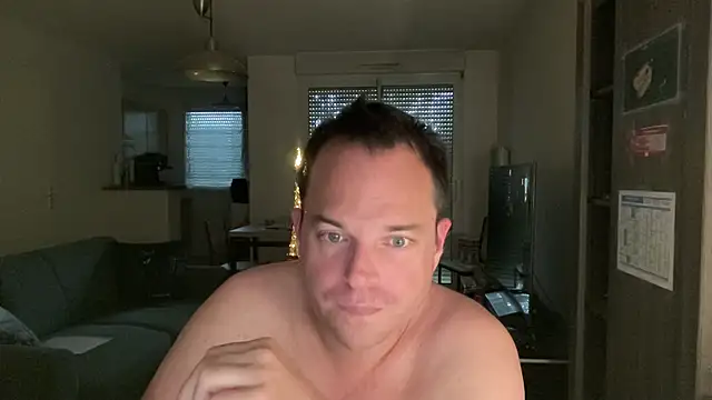 Snapshot of Funnyjul31 chatting on 04-13-26, 03:49 Funnyjul31 online show from 04-13-26, 03:49