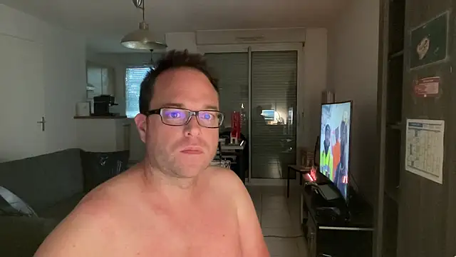 Snapshot of Funnyjul31 chatting on 04-15-26, 04:44 Funnyjul31 online show from 04-15-26, 04:44