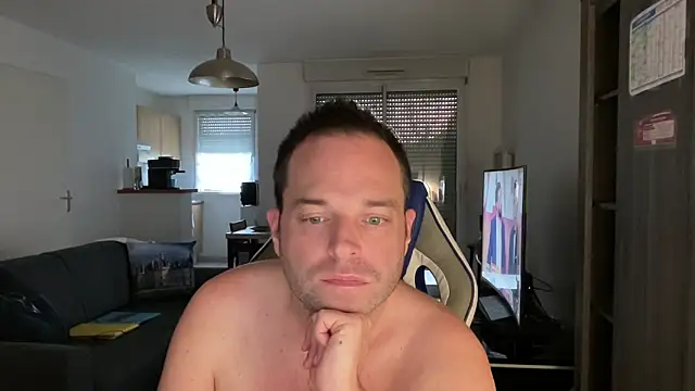 Funnyjul31 online show from 03-17-25, 06:00