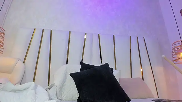 violet gray  online show from 03-31-26, 01:57