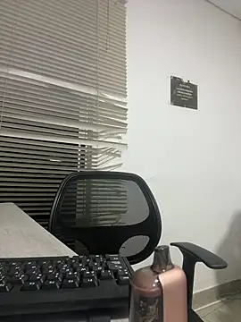 my cam online show from 03-08-25, 12:22