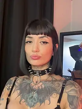 IsisRaichuu  online show from 09-19-25, 08:57