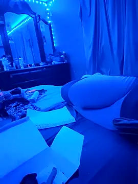 SaviiiRed90Love online show from 03-08-25, 04:23