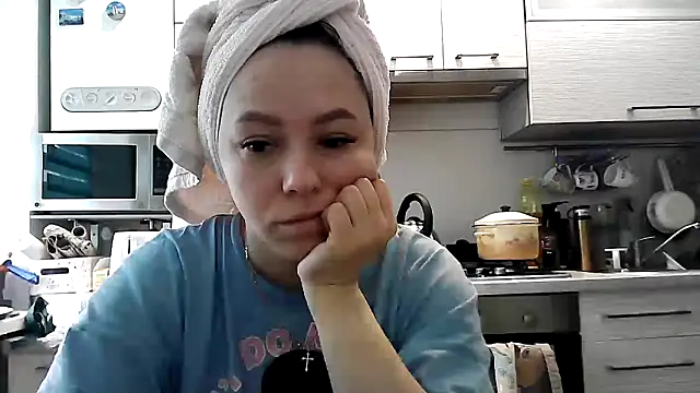 Snapshot of Misssweet_s chatting on 02-08-25, 08:20 Misssweet s online show from 02-08-25, 08:20