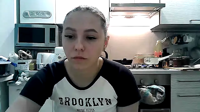 Snapshot of Misssweet_s chatting on 02-04-25, 03:04 Misssweet s online show from 02-04-25, 03:04
