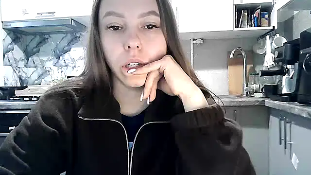 Snapshot of Misssweet_s chatting on 10-17-25, 06:17 Misssweet s online show from 10-17-25, 06:17