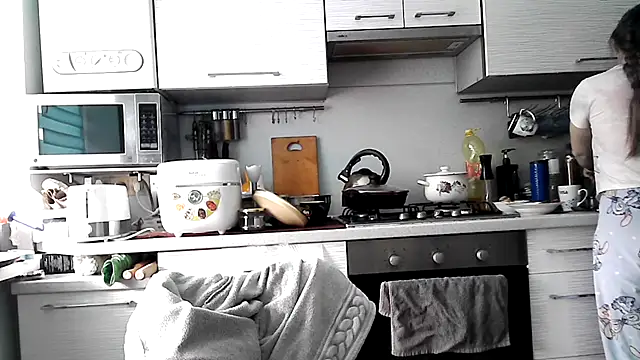 Snapshot of Misssweet_s chatting on 02-20-25, 07:01 Misssweet s online show from 02-20-25, 07:01