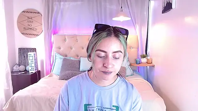 melodygirl   online show from 03-03-25, 08:21