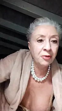 Snapshot of divinaerotica chatting on 02-02-25, 05:04 divinaerotica online show from 02-02-25, 05:04