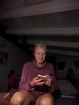 Snapshot of divinaerotica chatting on 11-06-25, 06:34 divinaerotica online show from 11-06-25, 06:34