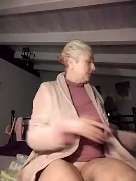 divinaerotica online show from 03-25-26, 07:35