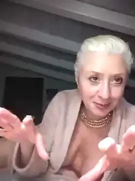 Snapshot of divinaerotica chatting on 03-17-25, 06:11 divinaerotica online show from 03-17-25, 06:11