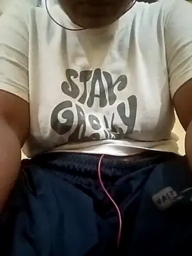 Snapshot of mallugrl123 chatting on 10-28-25, 08:08 mallugrl123 online show from 10-28-25, 08:08