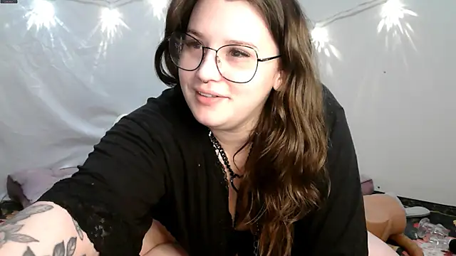 MrsJess online show from 01-19-26, 03:32