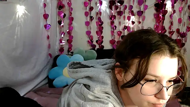 MrsJess online show from 04-14-26, 02:05