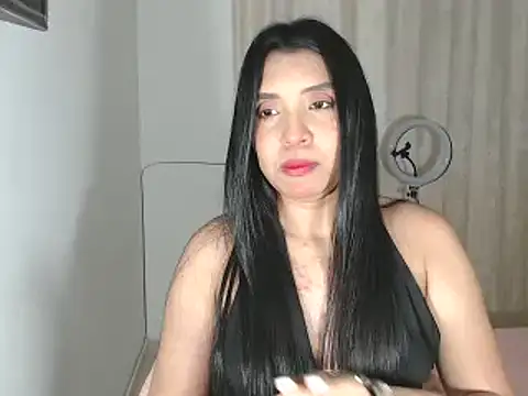 Snapshot of Antoneella_vz chatting on 03-09-25, 03:43 Antoneella vz online show from 03-09-25, 03:43