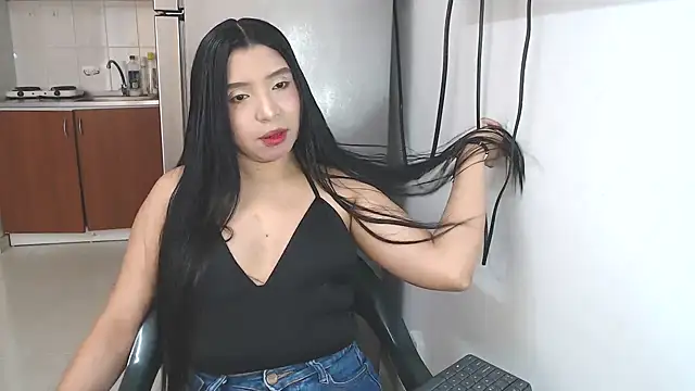 Snapshot of Antoneella_vz chatting on 09-14-25, 02:17 Antoneella vz online show from 09-14-25, 02:17