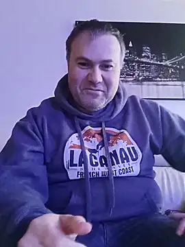 Snapshot of Pourleplasirs chatting on 02-26-25, 03:10 Pourleplasirs online show from 02-26-25, 03:10