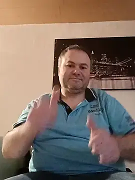 Snapshot of Pourleplasirs chatting on 02-07-25, 01:25 Pourleplasirs online show from 02-07-25, 01:25