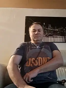 Snapshot of Pourleplasirs chatting on 02-14-25, 10:25 Pourleplasirs online show from 02-14-25, 10:25